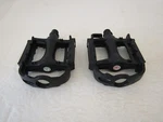 Wellgo K20410 Bike Pedals Universal Dirt & Mtb W/reflectors. Fixed Price $9.99.