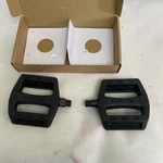 Wellgo K20410 Bike Pedals Universal New No Reflectors Plastic. Fixed Price $9.99.