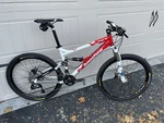 Banshee Pyre Mtb, Size M, 26 Wheels. Fixed Price $1000.00.