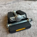 Vintage Schwinn & Union Bicycle Block Reflector Pedals 3/4 1970 Mismatched. Fixed Price $8.00.