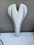 Bontrager R1 Bicycle Saddle Seat, White Road/mountain Bikes VL-1151 P/n 292803. Fixed Price $19.90.