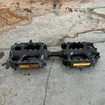 Wellgo (LU-207) (K20410) Bicycle Pedals In Black/orange (pair) Used. Fixed Price $6.00.