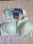 Nwt! Brooks 32A 32B Run Bra Dare 2.0 Front Close Zipper Light Aqua. Fixed Price $20.00.