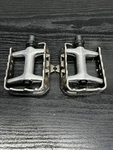 Vintage Wellgo LU-940 Aluminum Universal Pedals 9/16". Fixed Price $25.00.